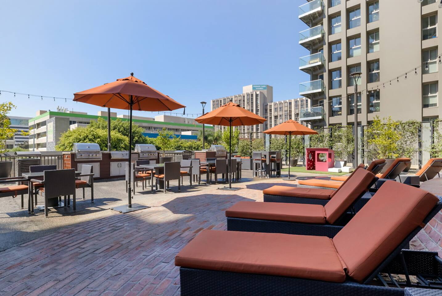 , an Airbnb-friendly apartment in Los Angeles, CA