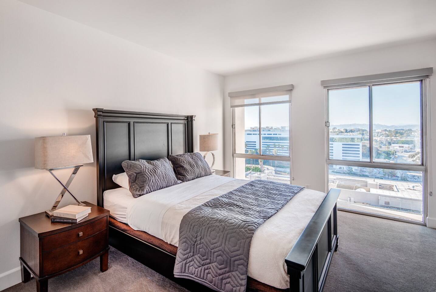 , an Airbnb-friendly apartment in Los Angeles, CA