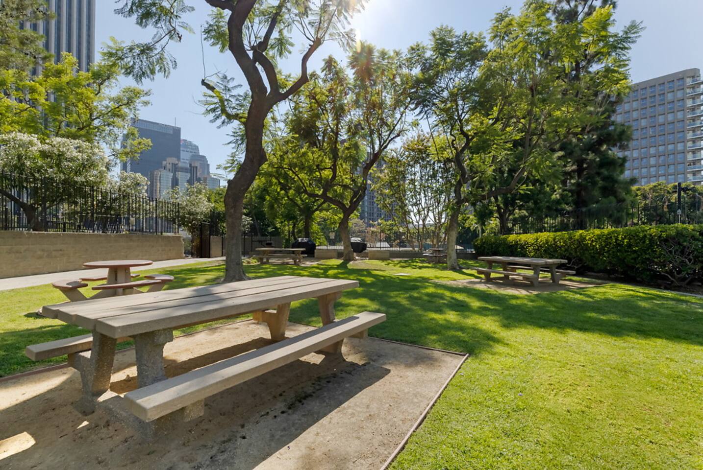 , an Airbnb-friendly apartment in Los Angeles, CA