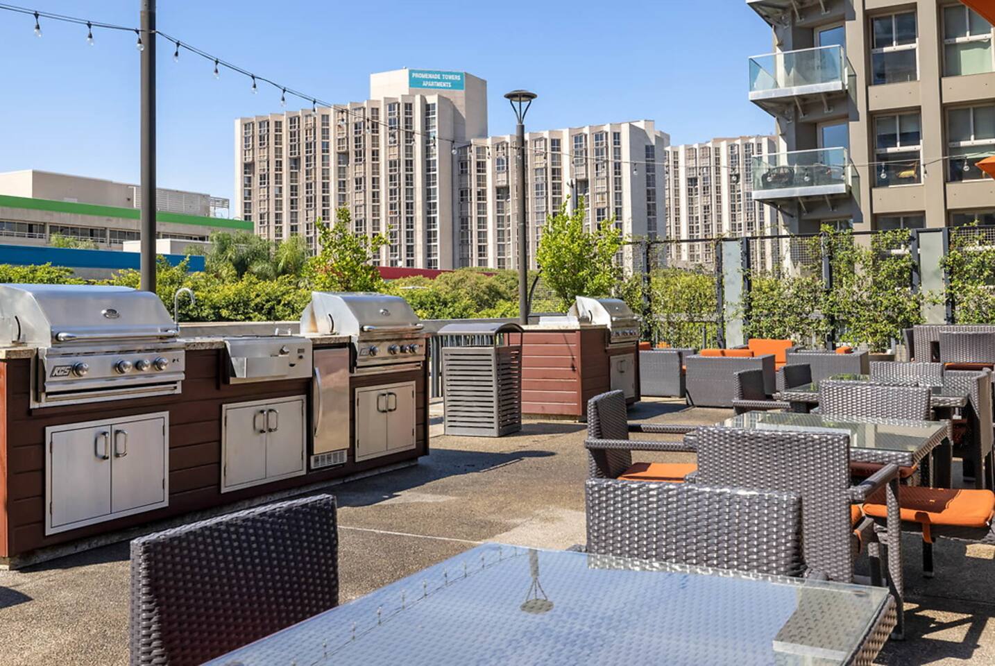 , an Airbnb-friendly apartment in Los Angeles, CA