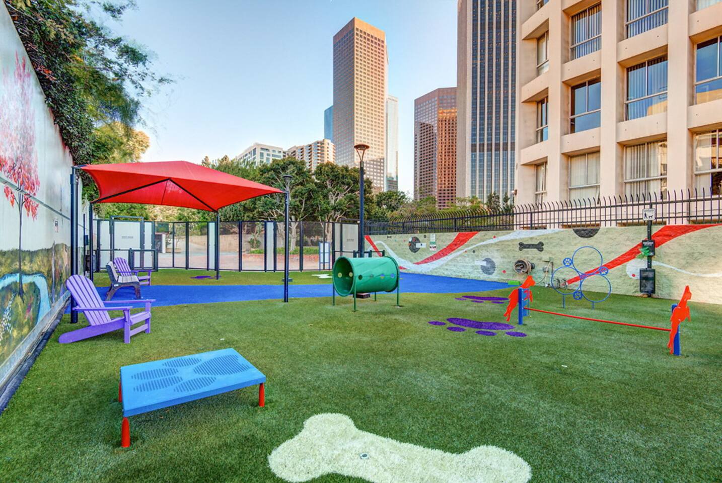 , an Airbnb-friendly apartment in Los Angeles, CA
