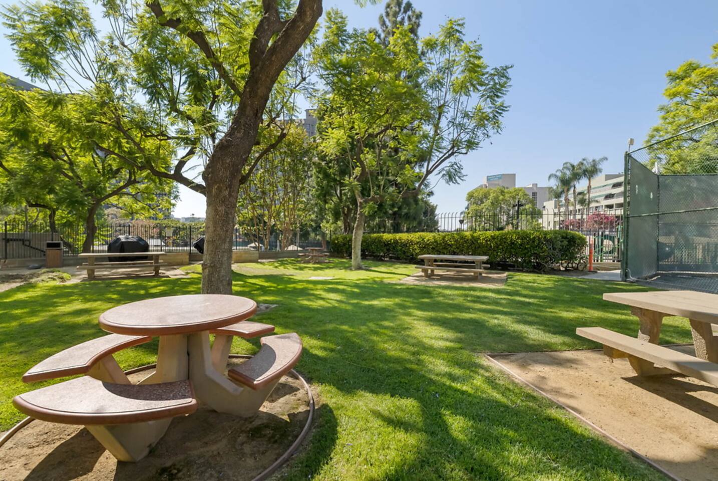 , an Airbnb-friendly apartment in Los Angeles, CA