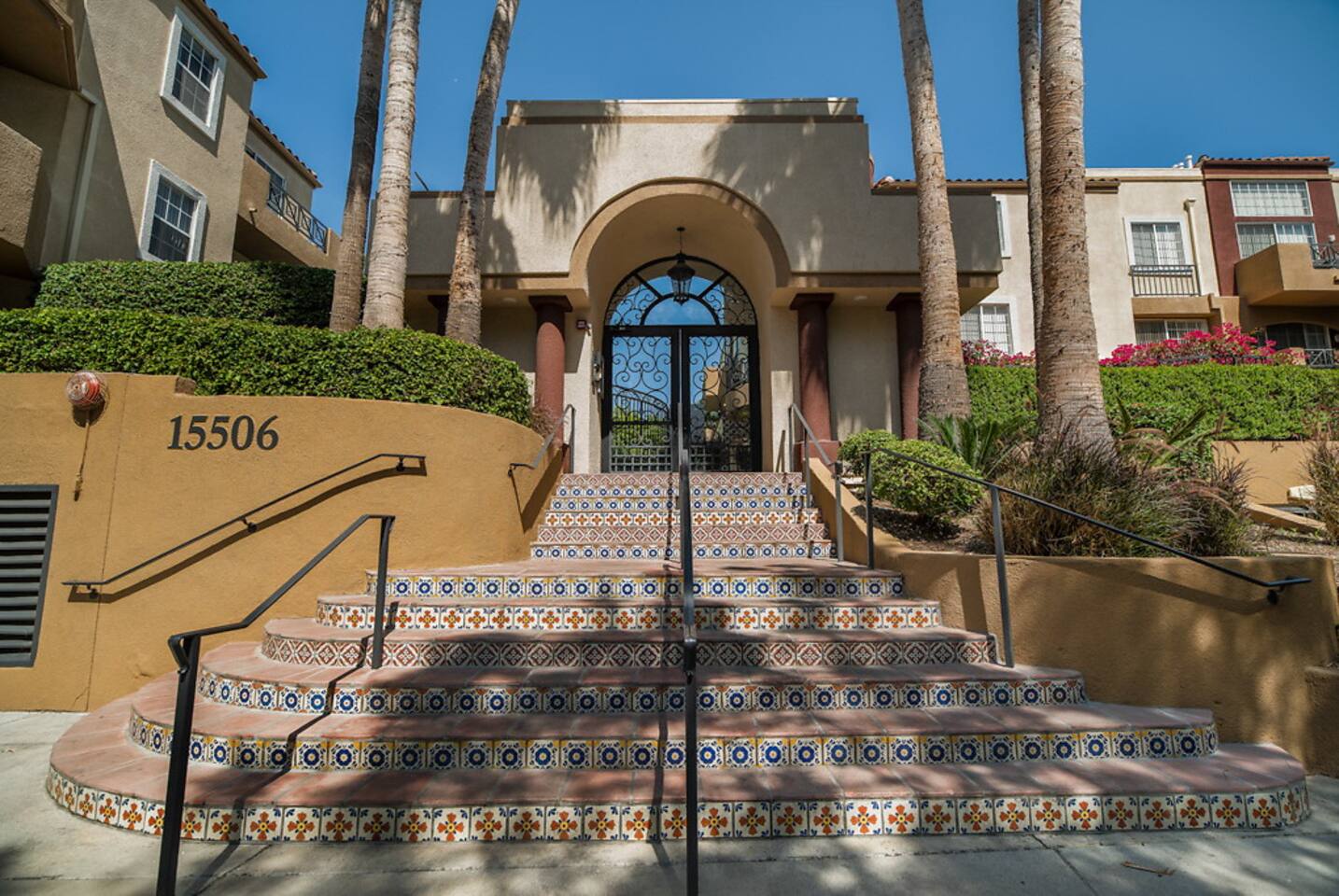 , an Airbnb-friendly apartment in Encino, CA