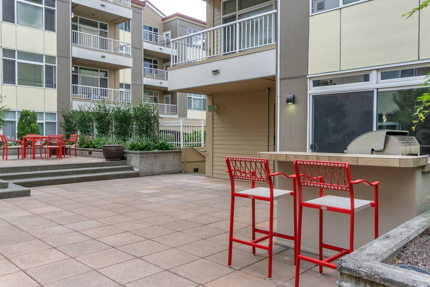 , an Airbnb-friendly apartment in Bellevue, WA