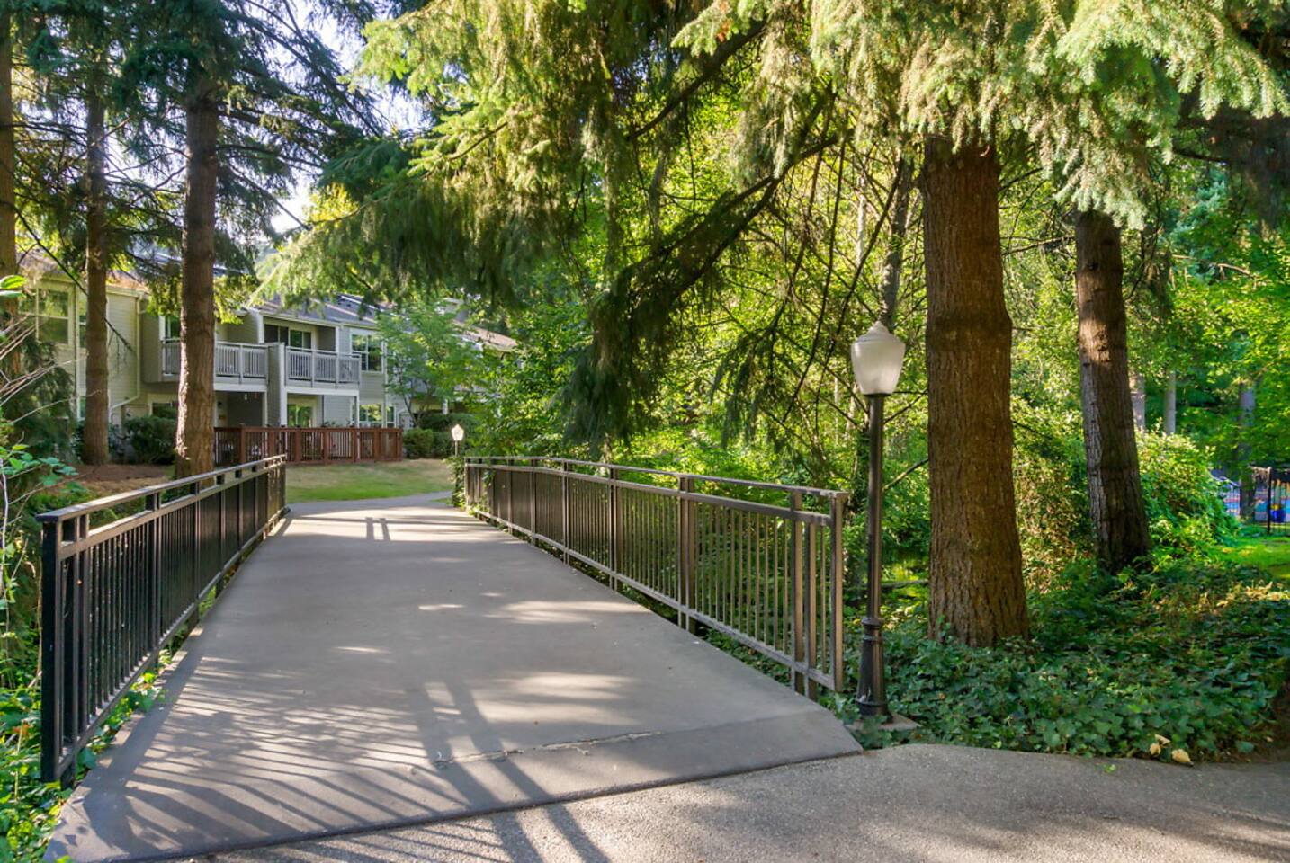 , an Airbnb-friendly apartment in Kirkland, WA