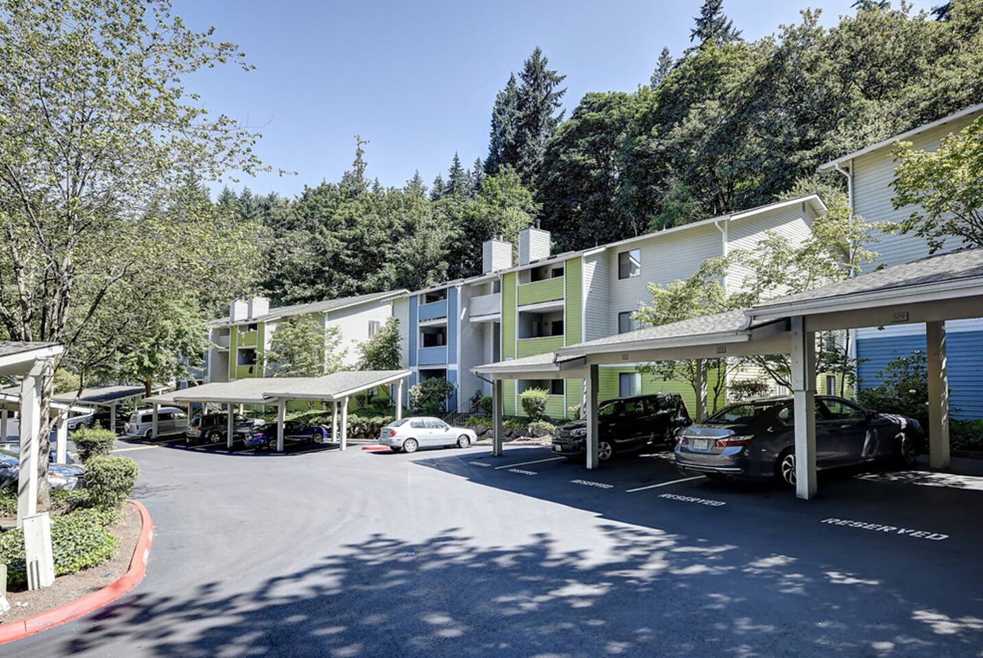 , an Airbnb-friendly apartment in Bellevue, WA