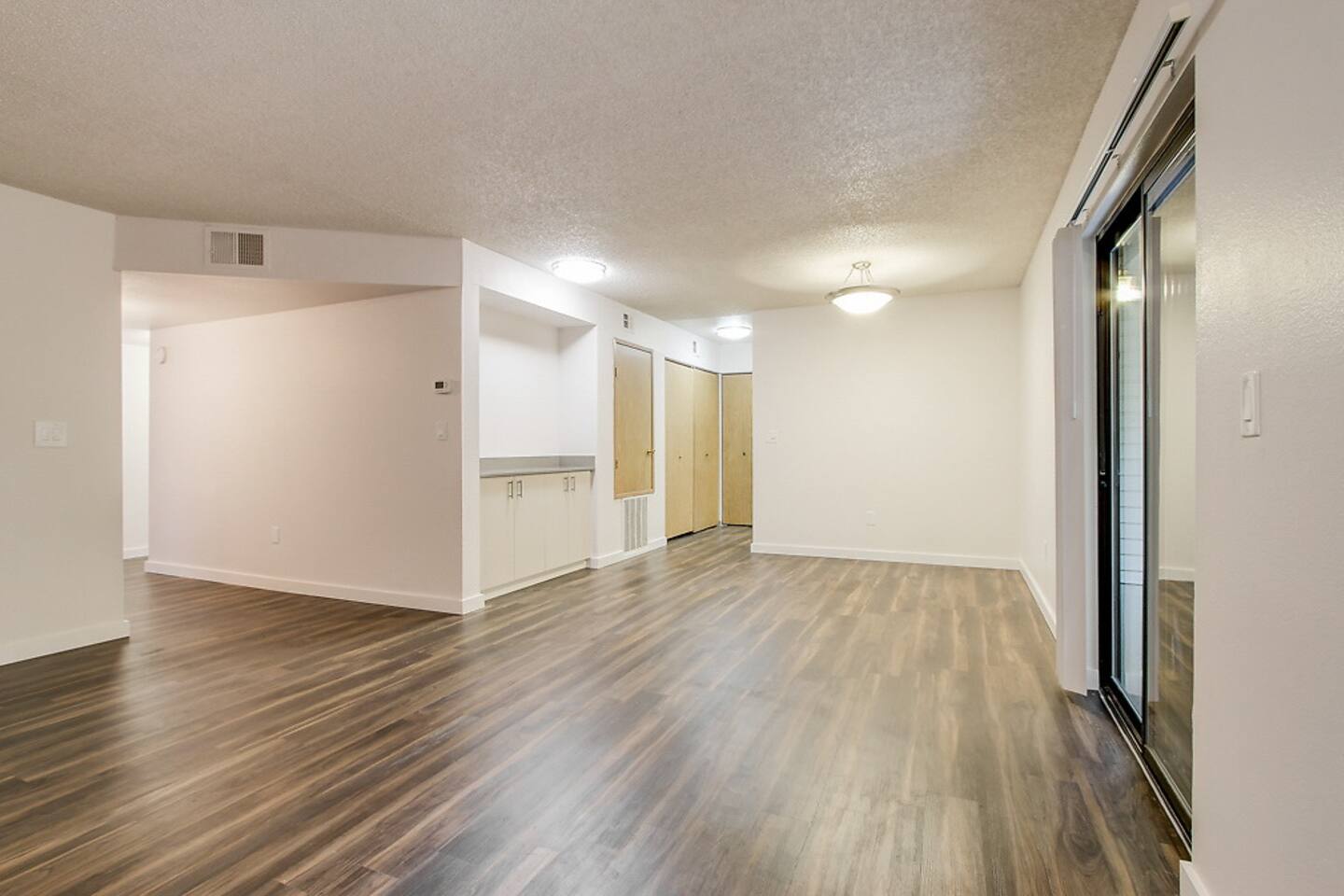 , an Airbnb-friendly apartment in Bellevue, WA