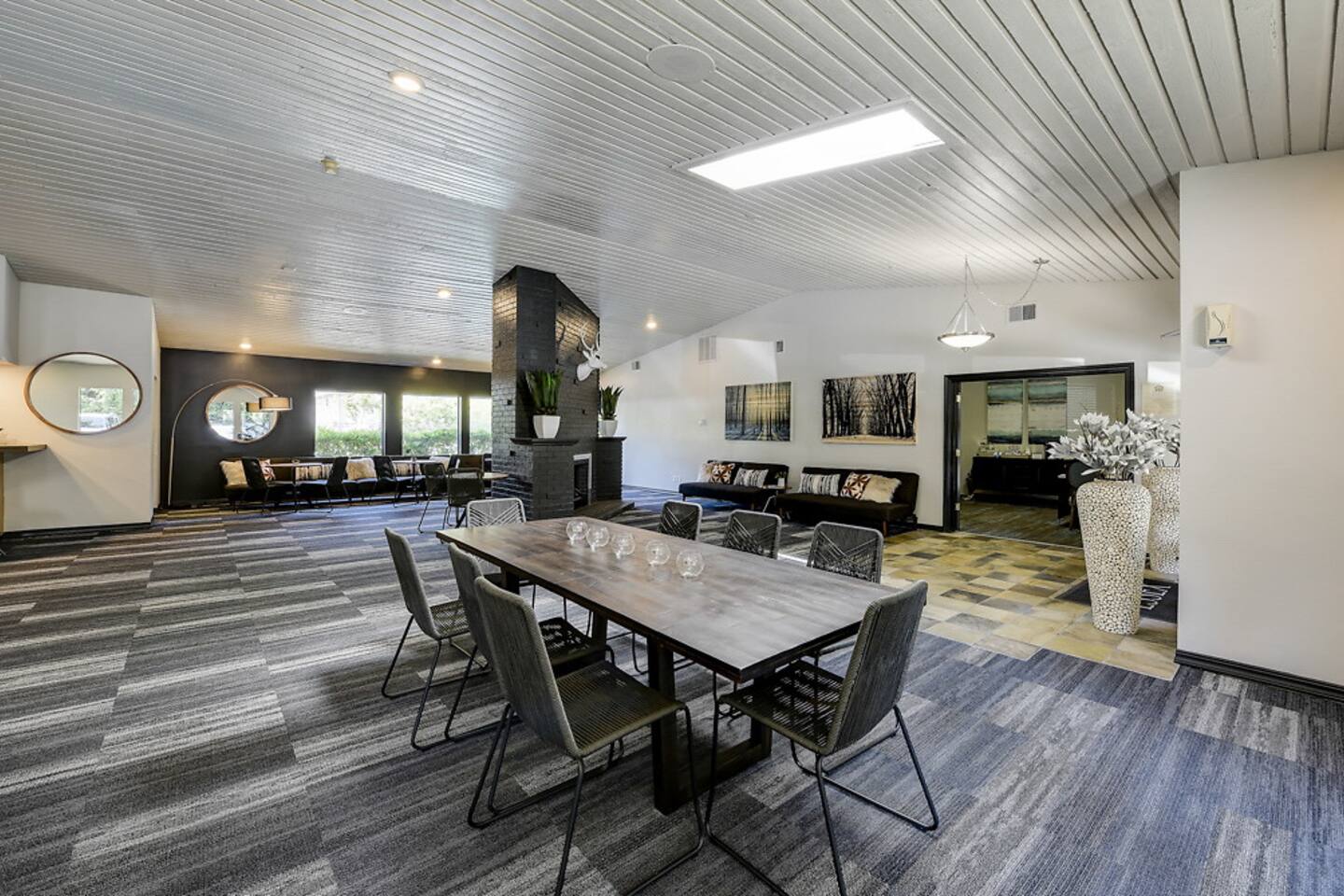 Alternate view of Cedar Terrace, an Airbnb-friendly apartment in Bellevue, WA