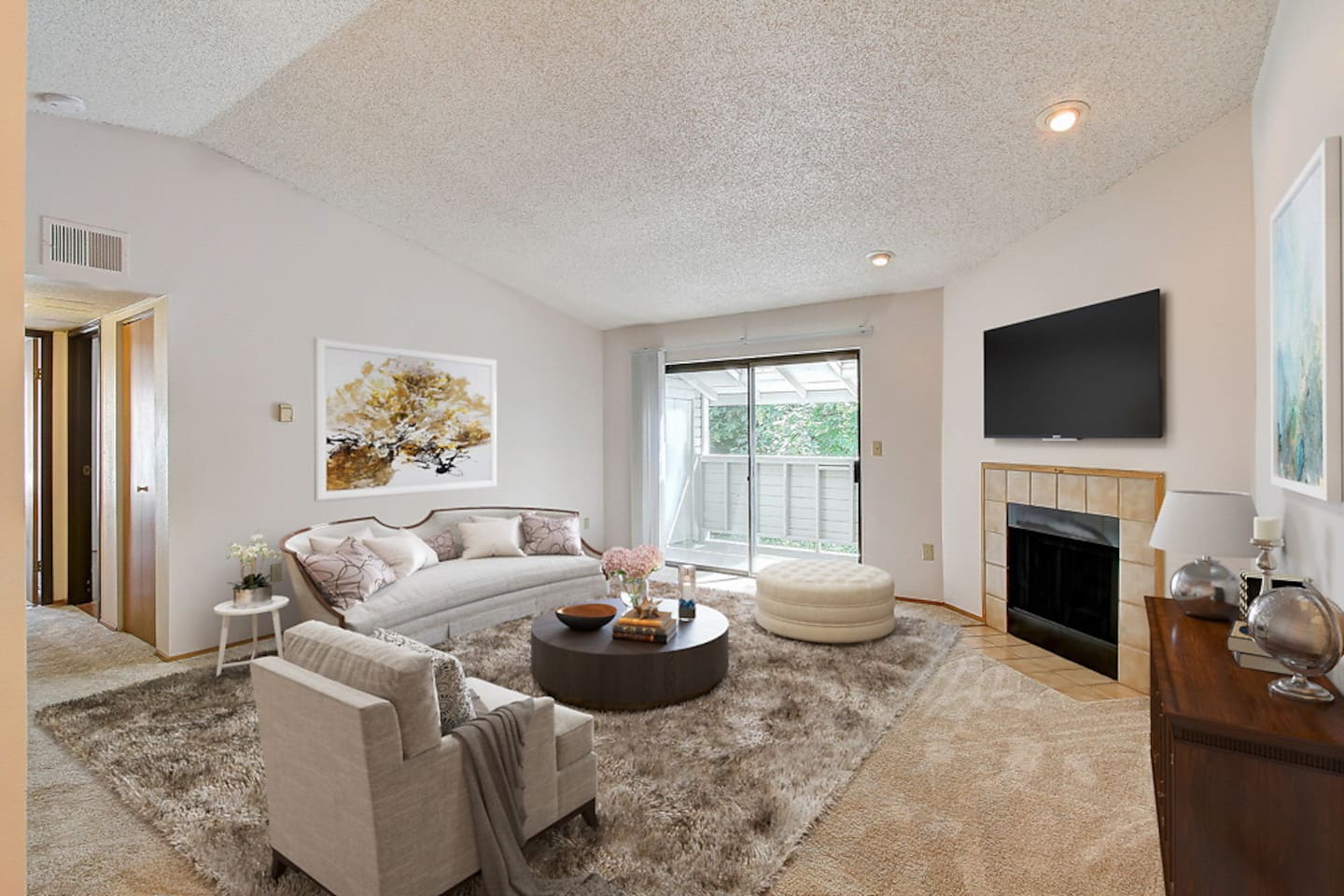 , an Airbnb-friendly apartment in Bellevue, WA