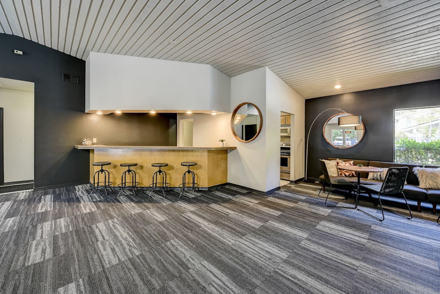 , an Airbnb-friendly apartment in Bellevue, WA