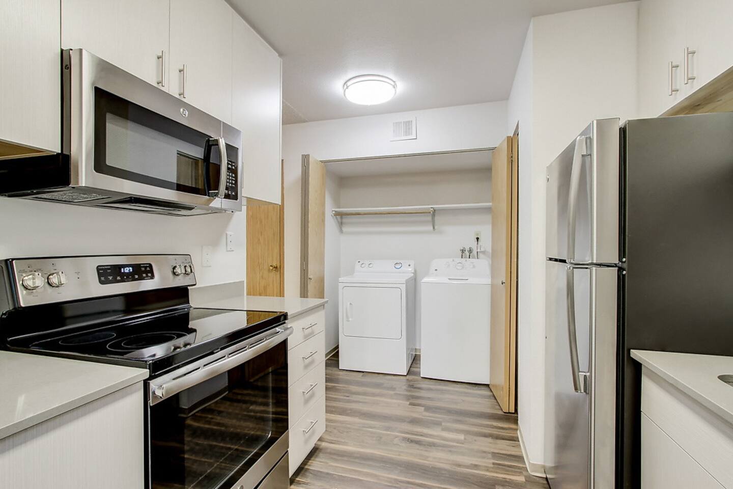 , an Airbnb-friendly apartment in Bellevue, WA