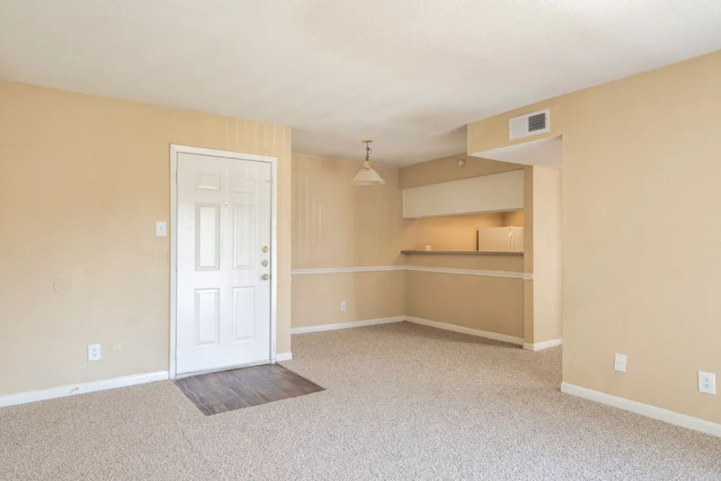 , an Airbnb-friendly apartment in Houston, TX