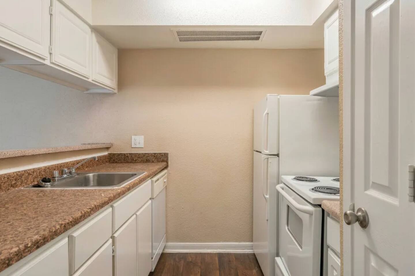 , an Airbnb-friendly apartment in Houston, TX