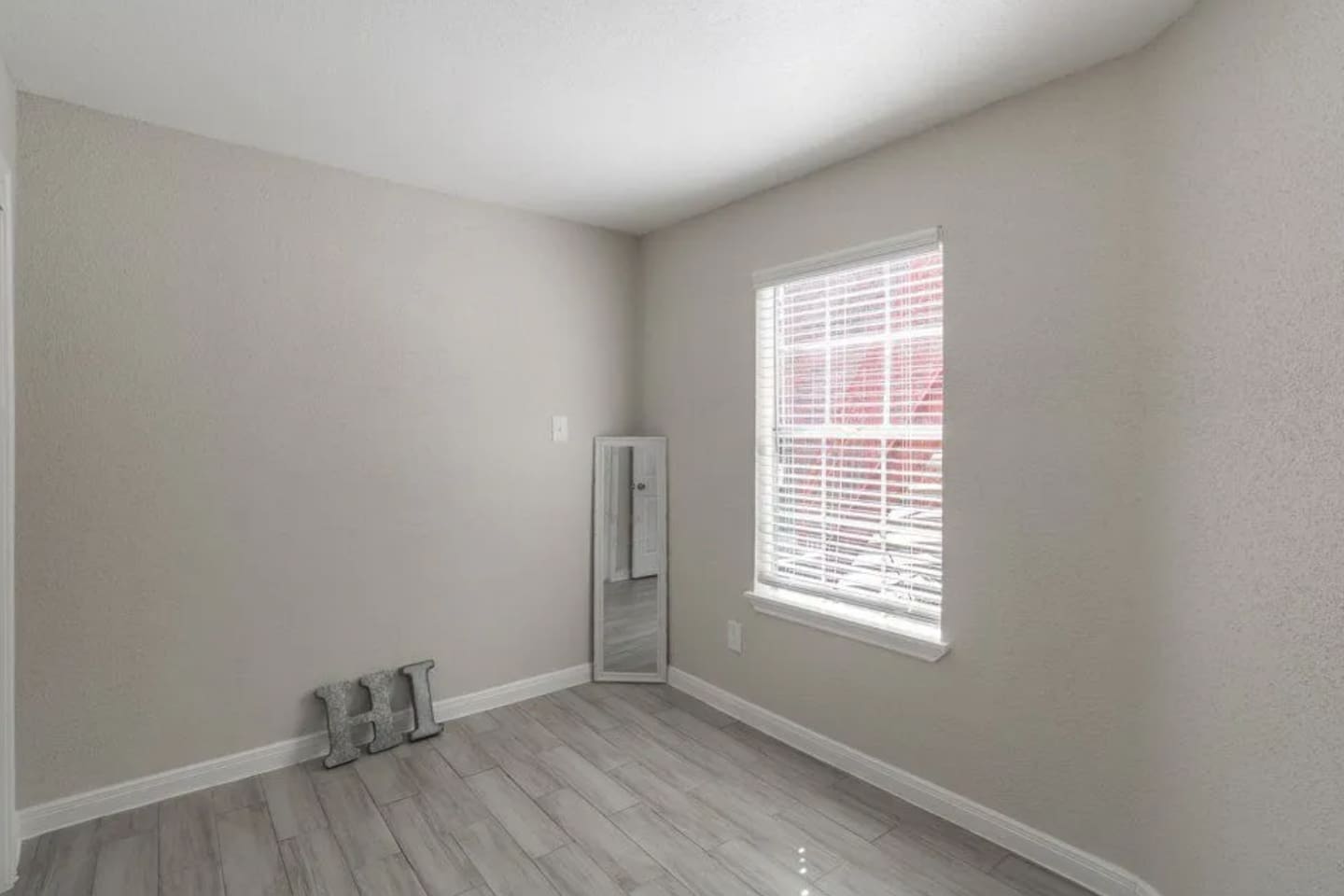 , an Airbnb-friendly apartment in Houston, TX