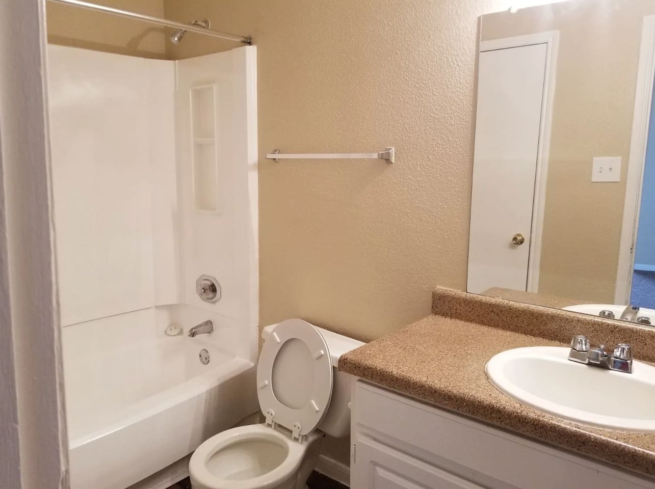 , an Airbnb-friendly apartment in Houston, TX