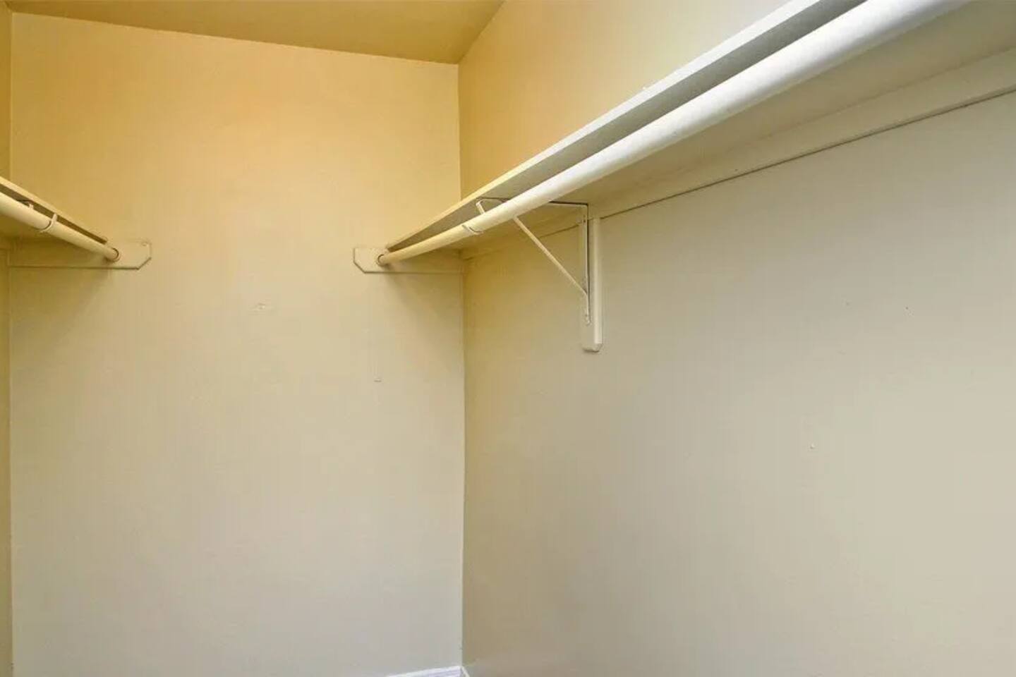 , an Airbnb-friendly apartment in Houston, TX