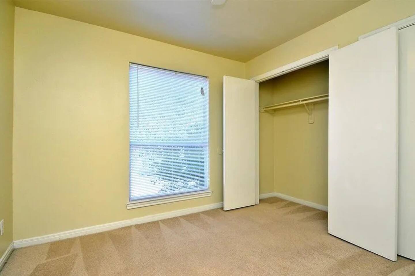 , an Airbnb-friendly apartment in Houston, TX