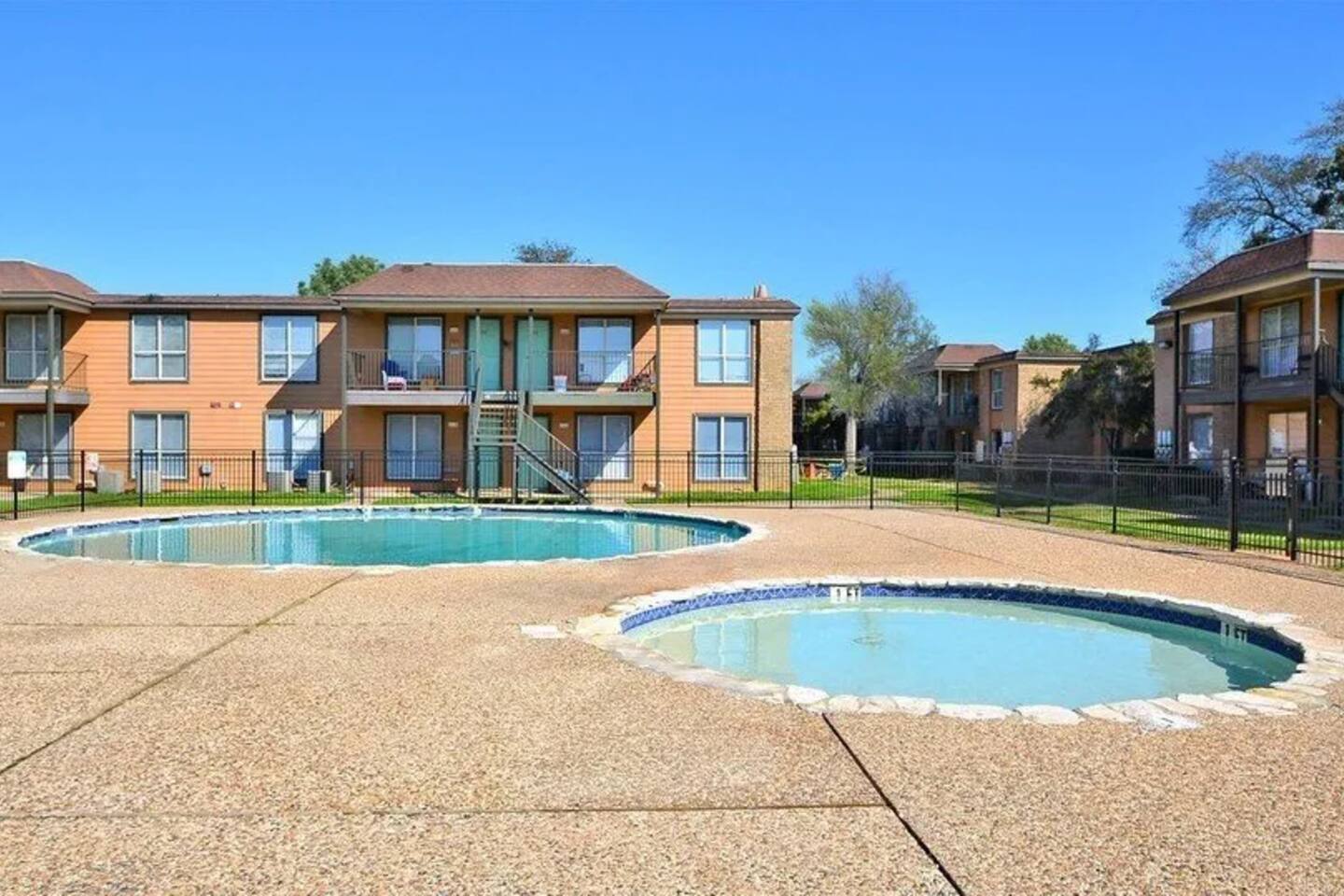 , an Airbnb-friendly apartment in Houston, TX