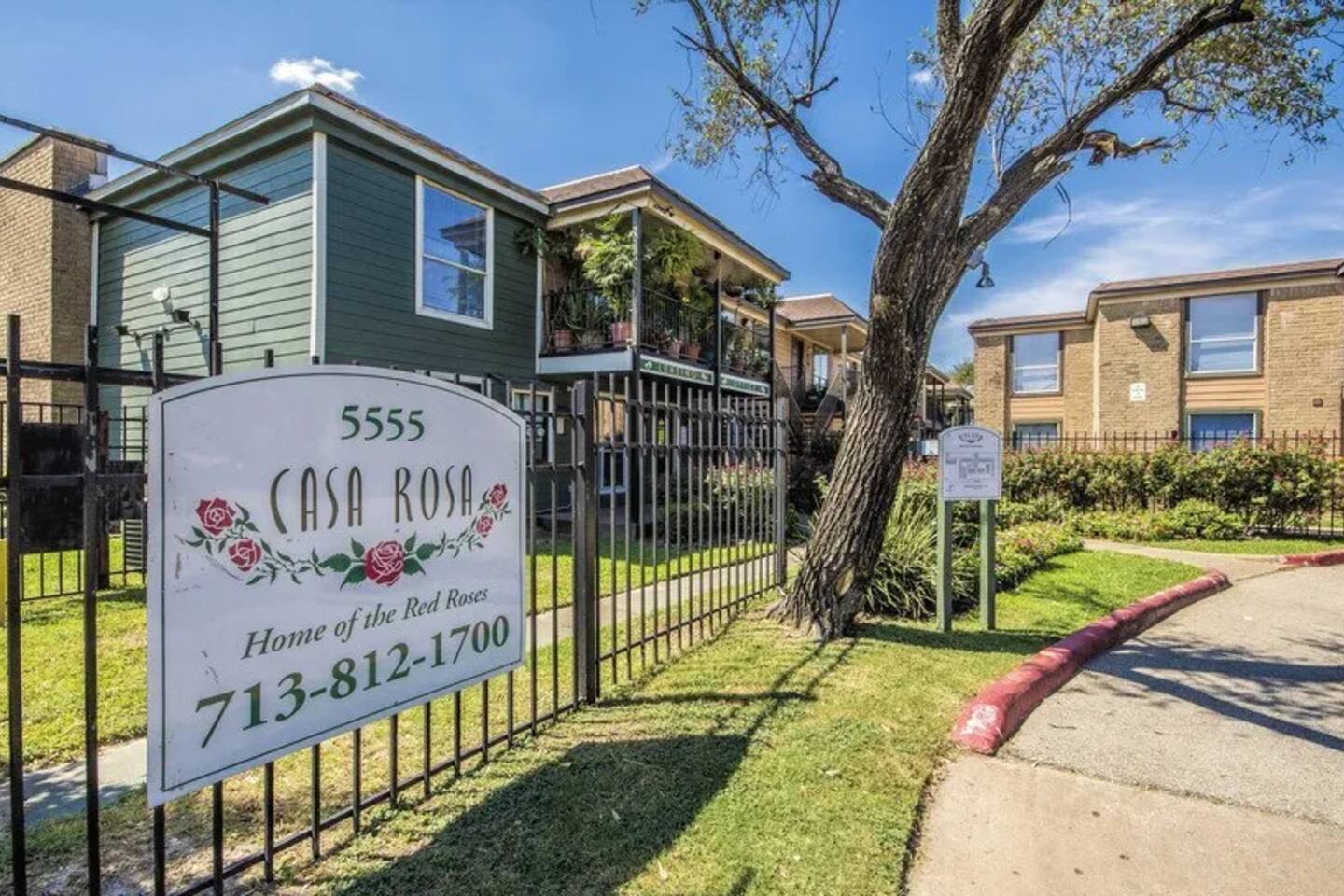 , an Airbnb-friendly apartment in Houston, TX