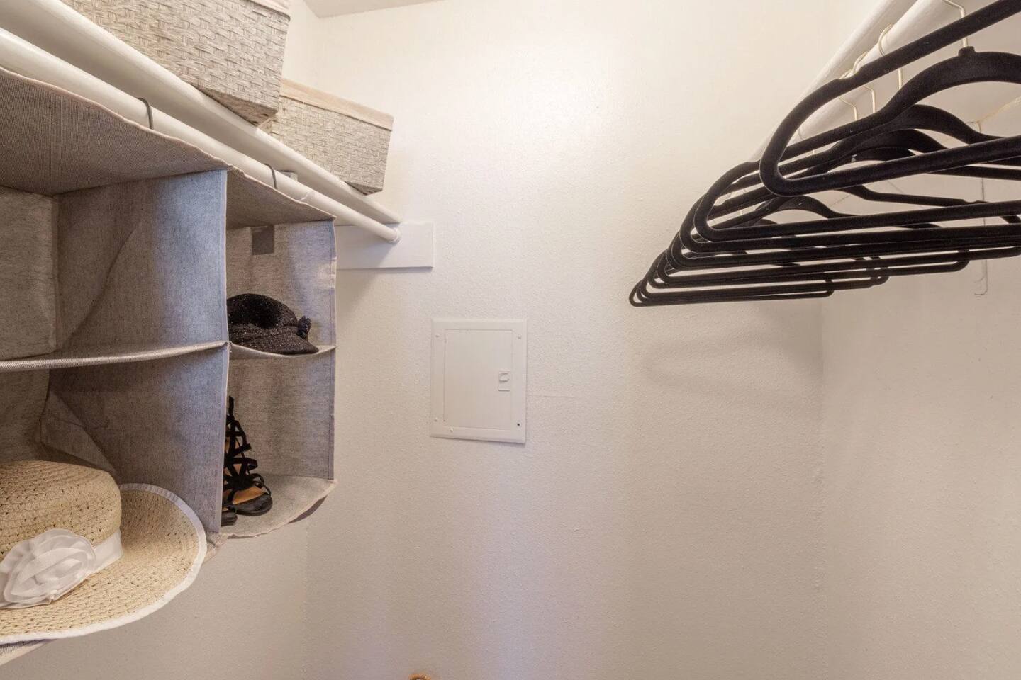, an Airbnb-friendly apartment in Houston, TX