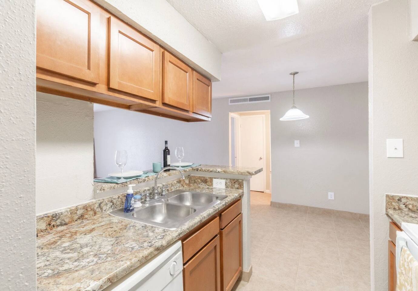 , an Airbnb-friendly apartment in Houston, TX