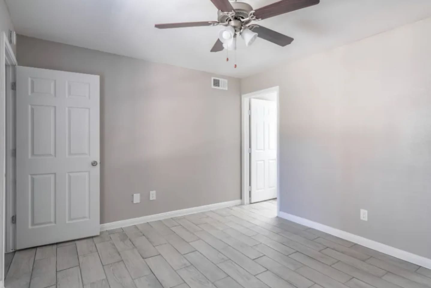 , an Airbnb-friendly apartment in Houston, TX