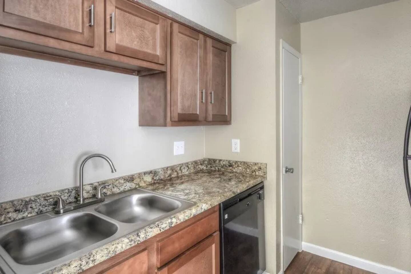 , an Airbnb-friendly apartment in Houston, TX