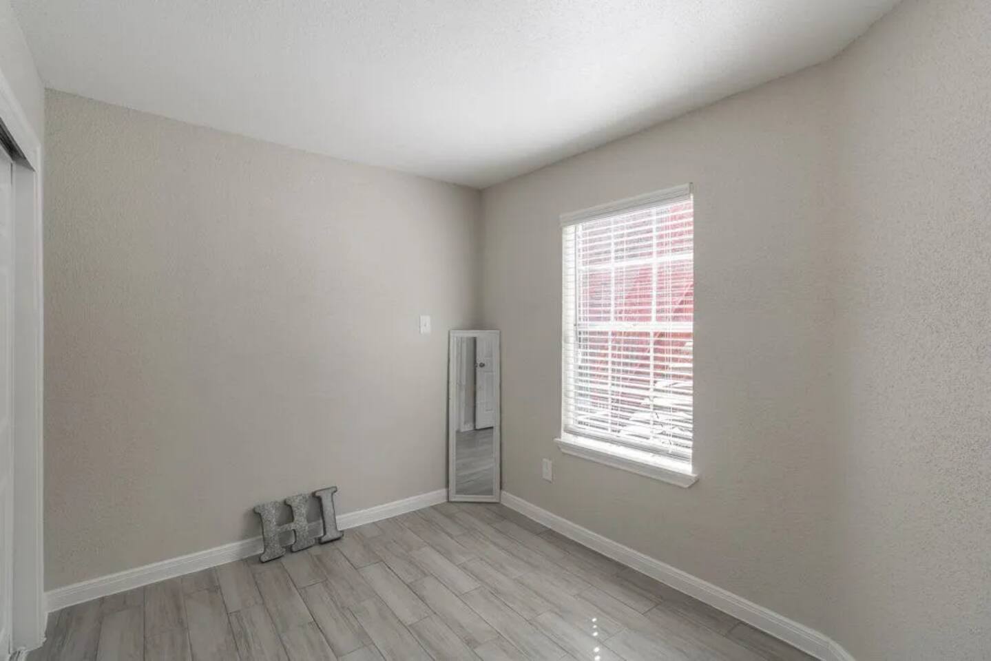 , an Airbnb-friendly apartment in Houston, TX