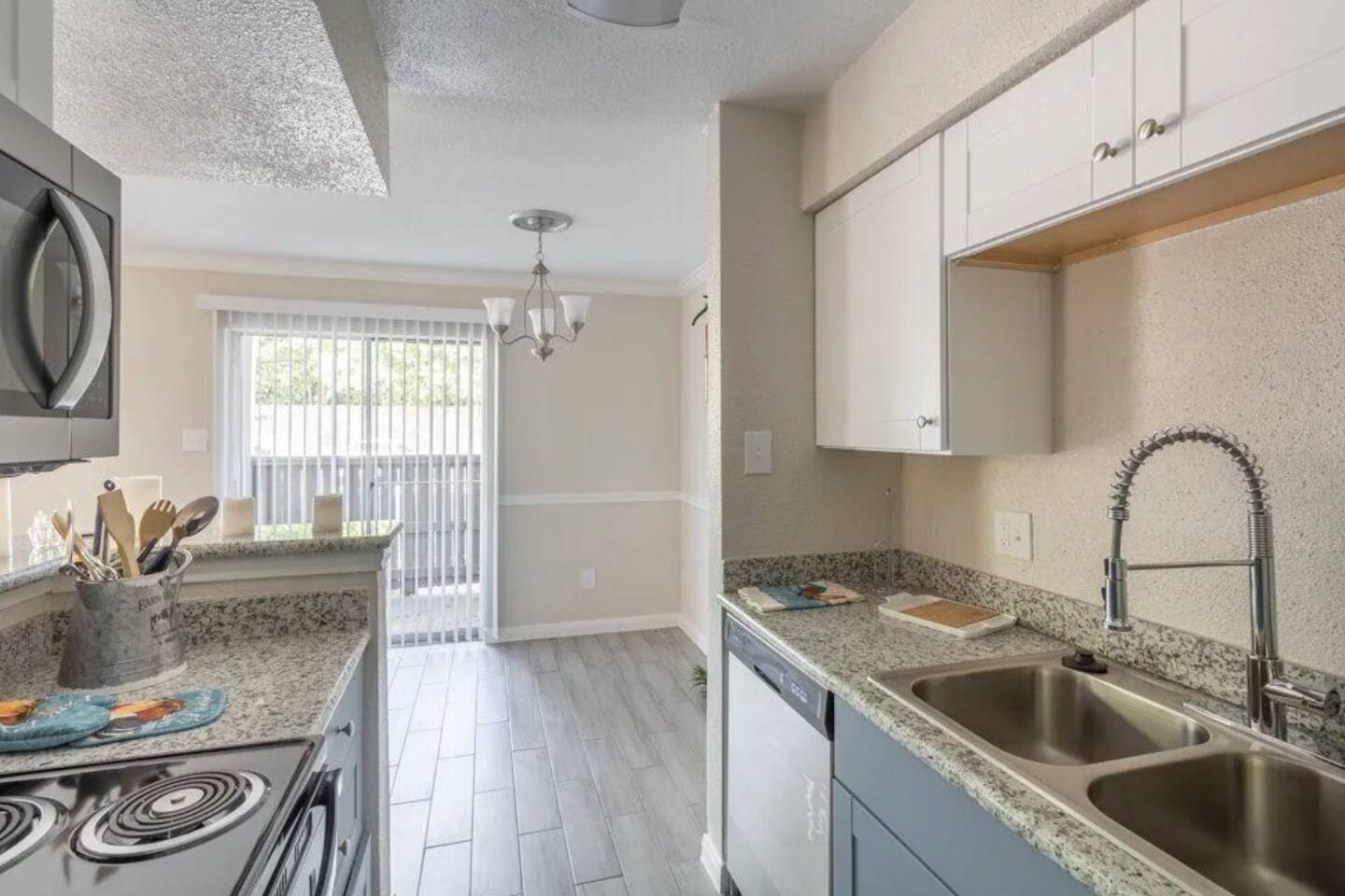 , an Airbnb-friendly apartment in Houston, TX