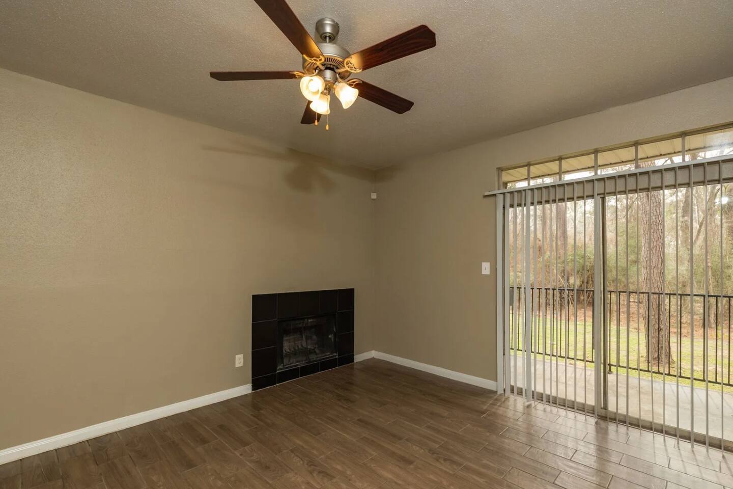 , an Airbnb-friendly apartment in Spring, TX