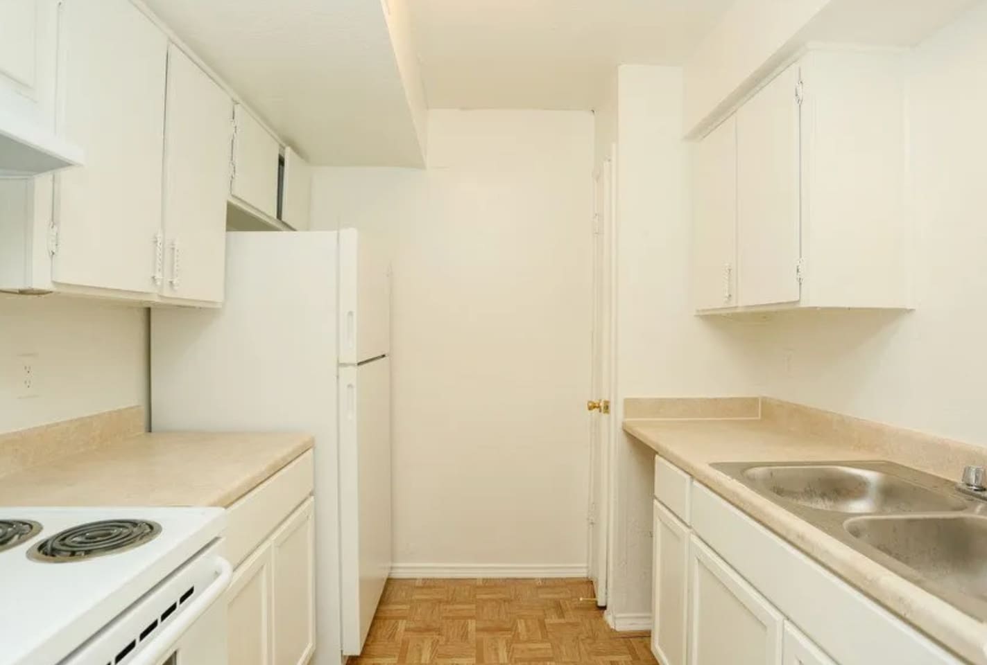 Alternate view of The Gardens at Bissonnet, an Airbnb-friendly apartment in Houston, TX