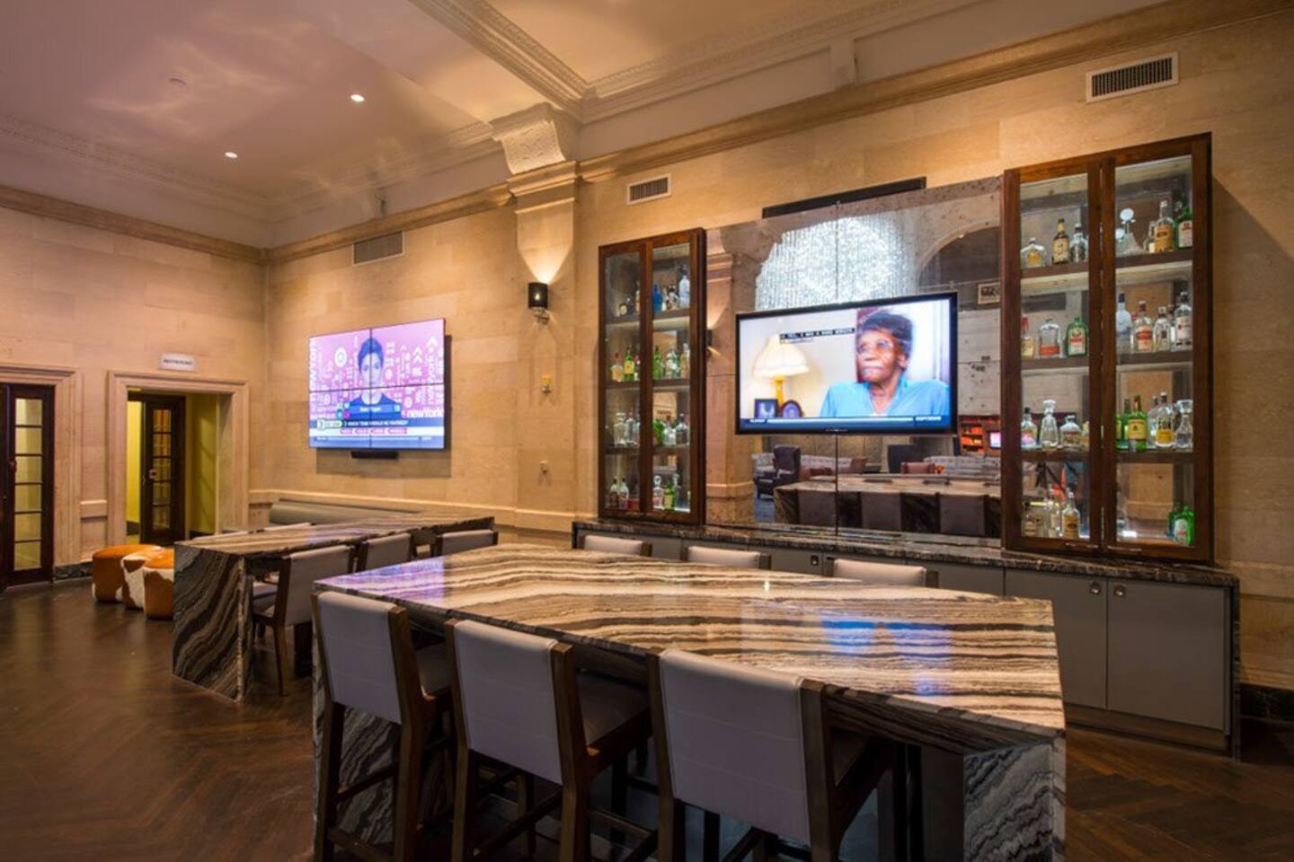 , an Airbnb-friendly apartment in Houston, TX