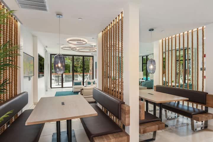 RGVtYW5kUGljdHVyZToyMjY1NDA3NTkx