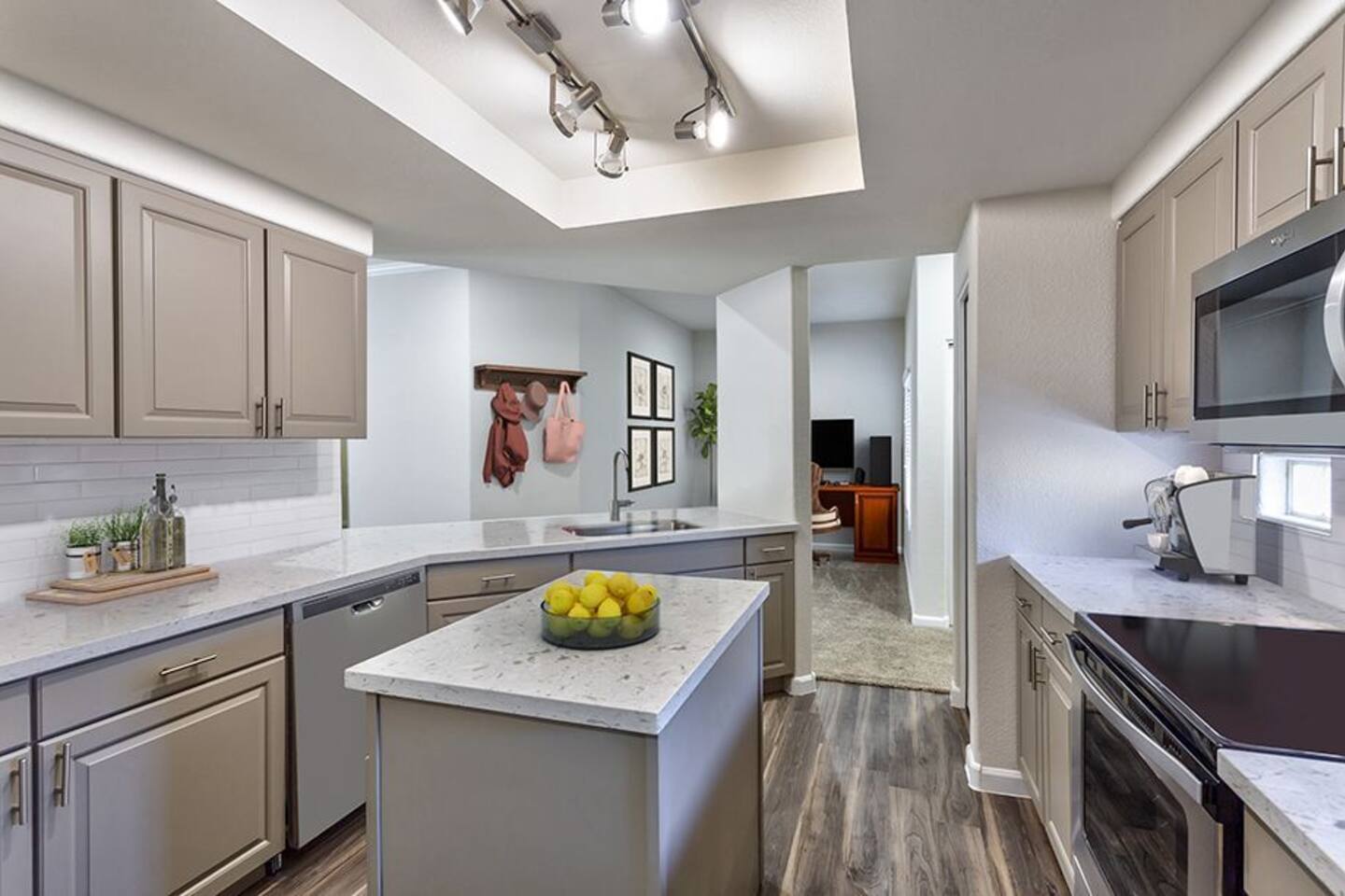 , an Airbnb-friendly apartment in Scottsdale, AZ