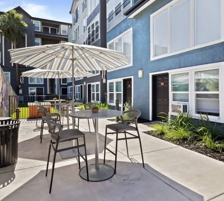 RGVtYW5kUGljdHVyZToyMjc0NzY0MDA2