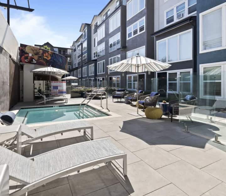 RGVtYW5kUGljdHVyZToyMjc0NzY0MDIz