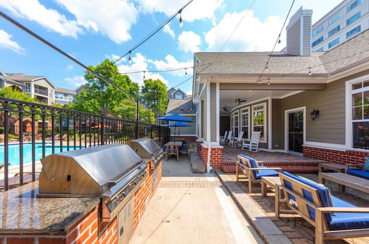 RGVtYW5kUGljdHVyZToxOTUxOTI1MzYx