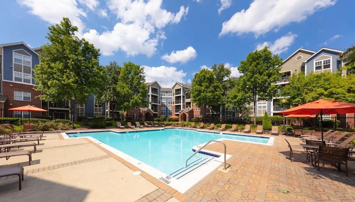 RGVtYW5kUGljdHVyZToxOTUxOTI1MzUy