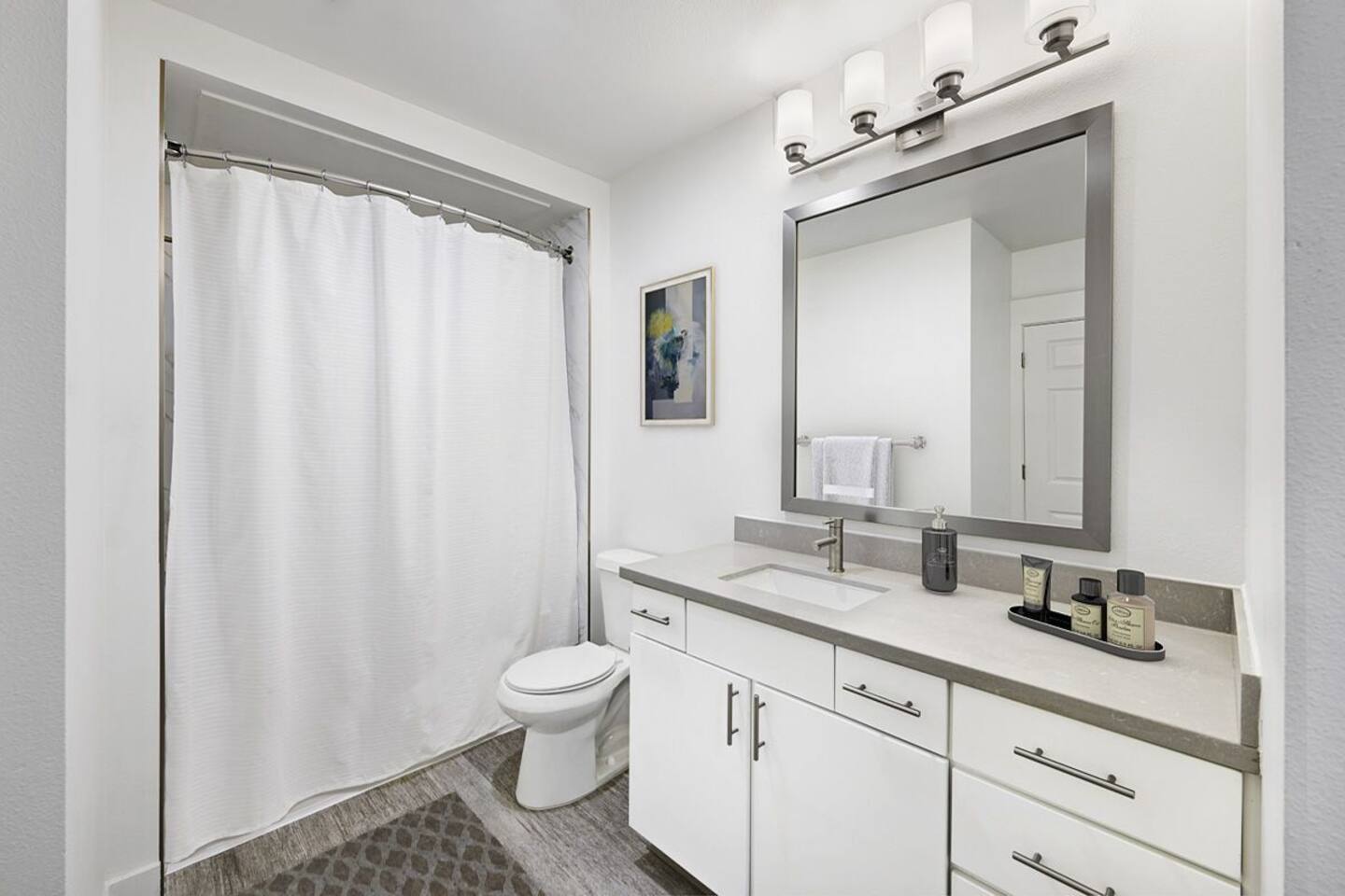 , an Airbnb-friendly apartment in Houston, TX