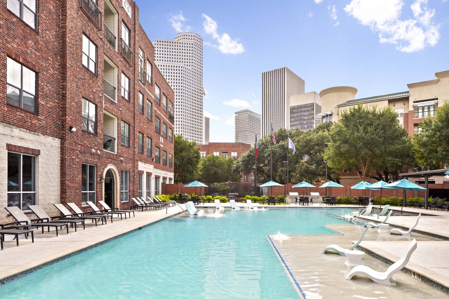 , an Airbnb-friendly apartment in Houston, TX