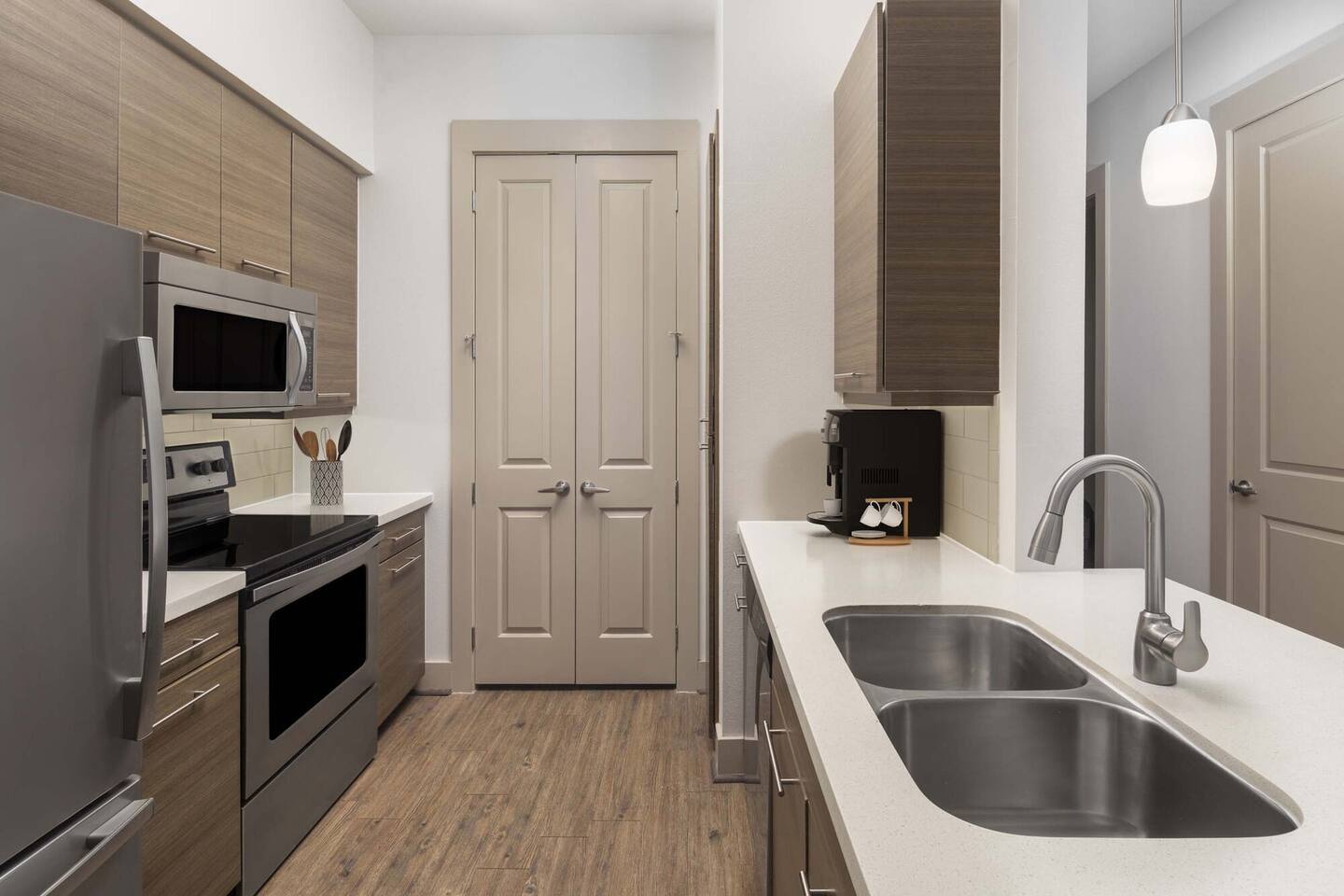 , an Airbnb-friendly apartment in Houston, TX