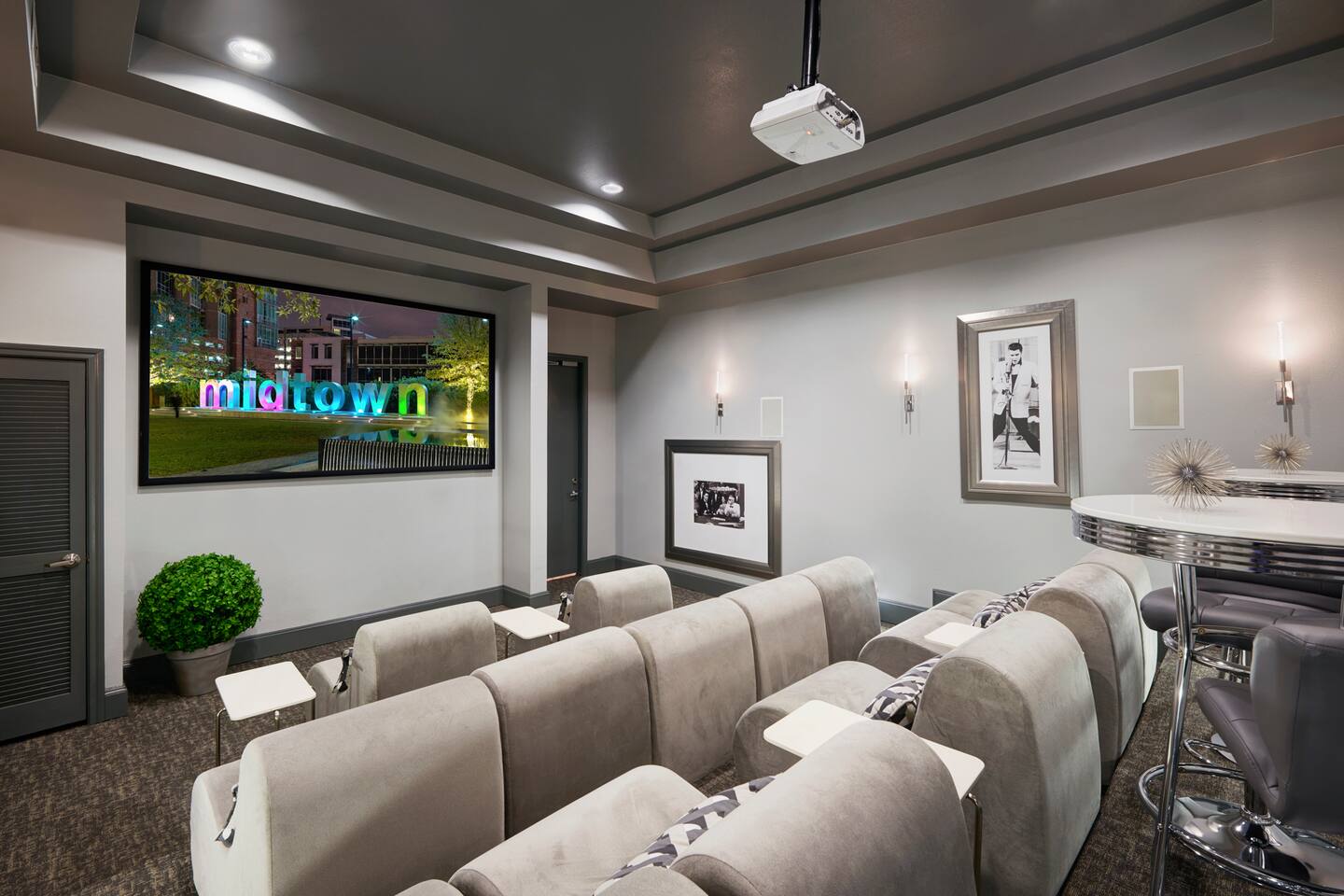 , an Airbnb-friendly apartment in Houston, TX
