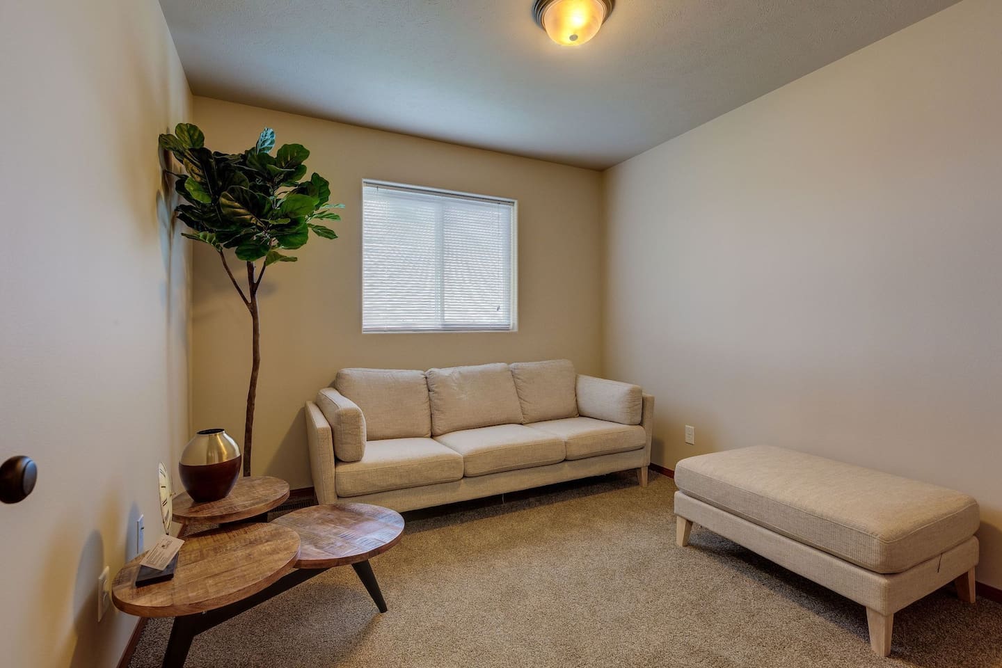 , an Airbnb-friendly apartment in Spokane Valley, WA