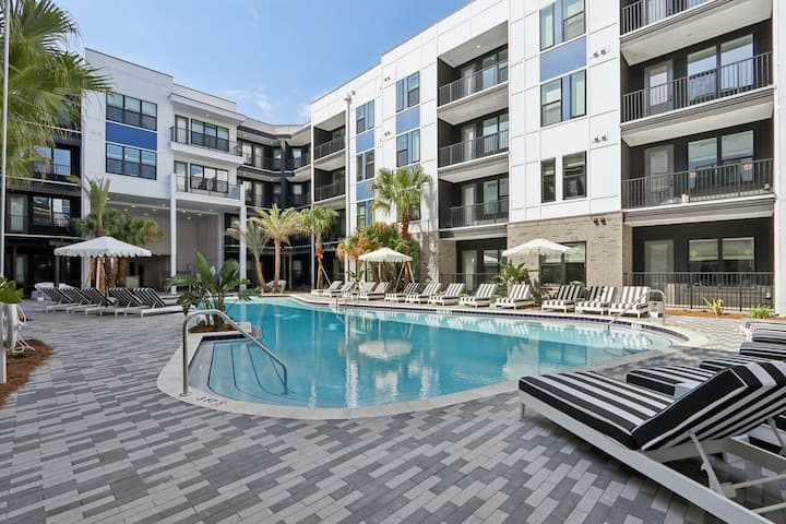 RGVtYW5kUGljdHVyZToyMjgzMDkzNTUy