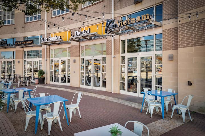 RGVtYW5kUGljdHVyZToxOTUxODMxNjQ2