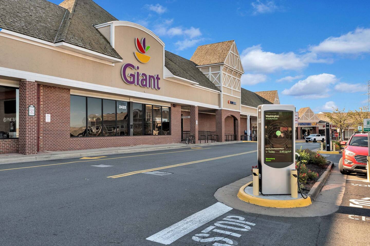 , an Airbnb-friendly apartment in Herndon, VA
