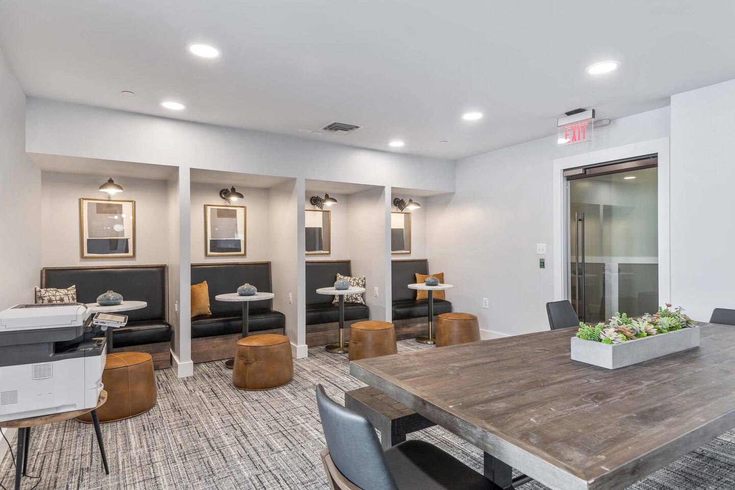 , an Airbnb-friendly apartment in Herndon, VA