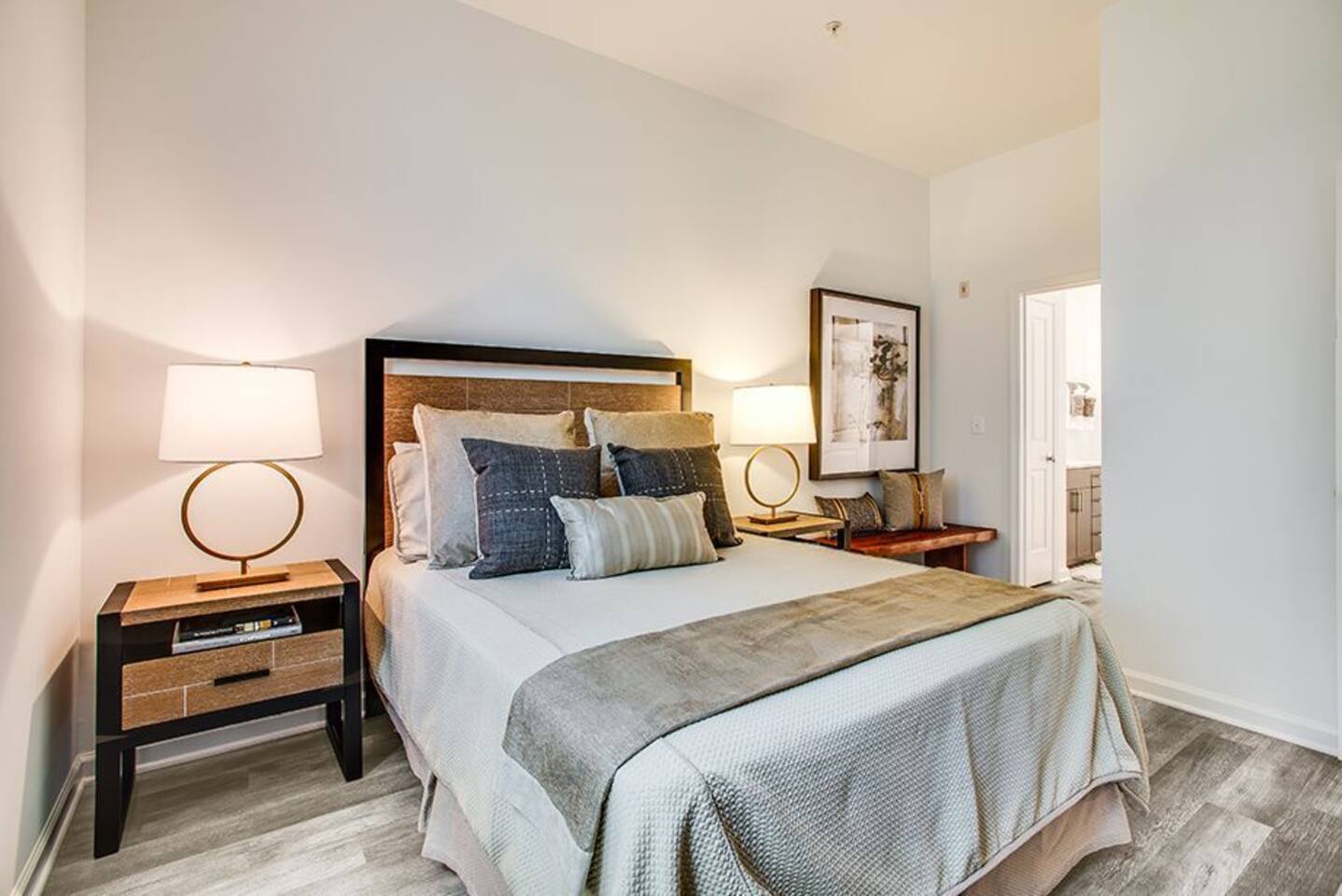 , an Airbnb-friendly apartment in Herndon, VA