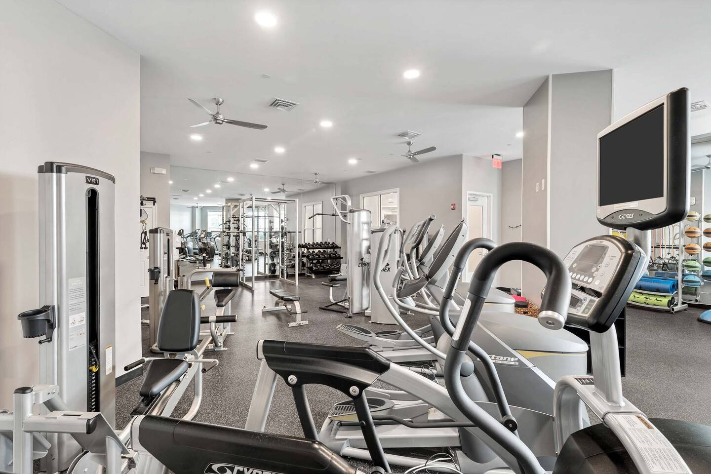 , an Airbnb-friendly apartment in Herndon, VA