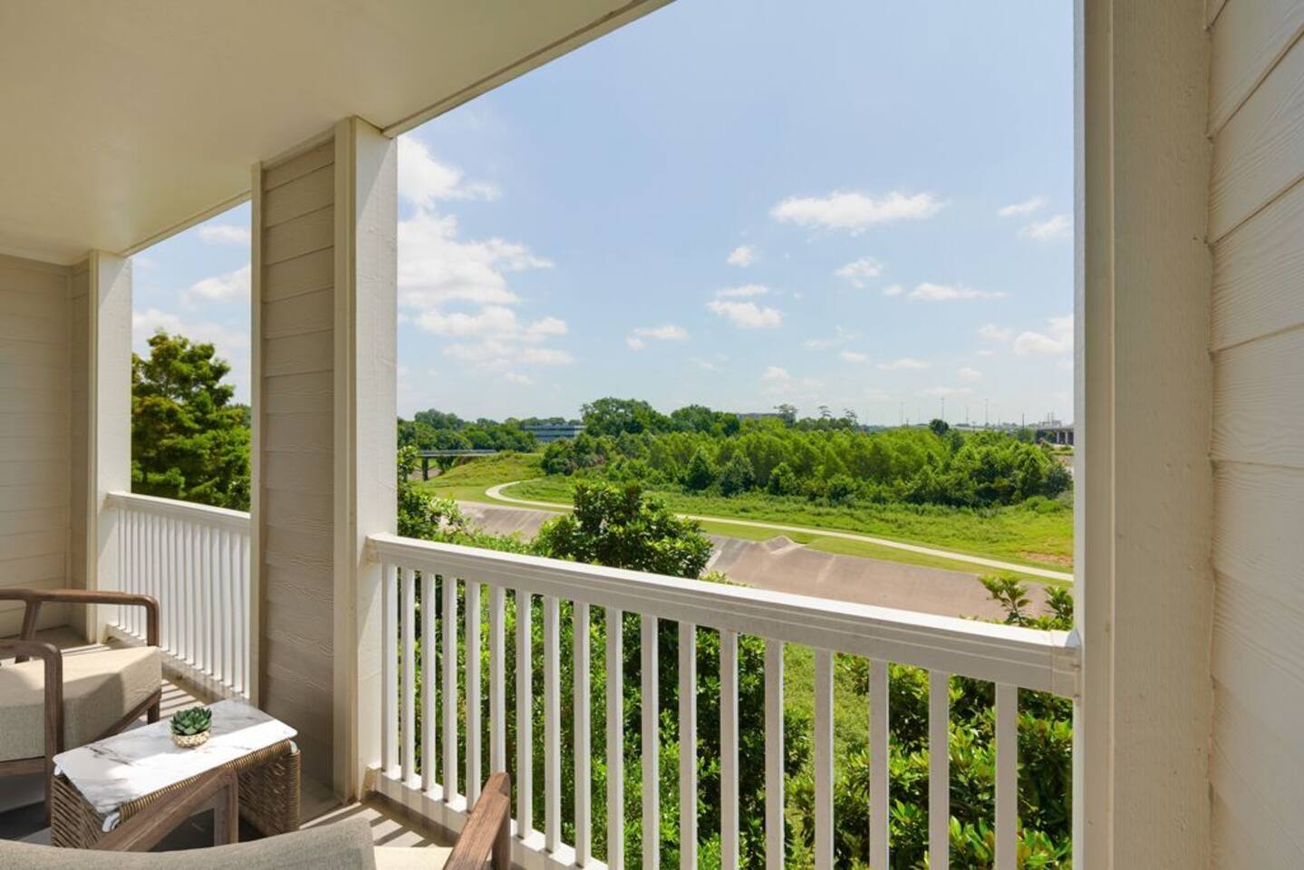 , an Airbnb-friendly apartment in Houston, TX